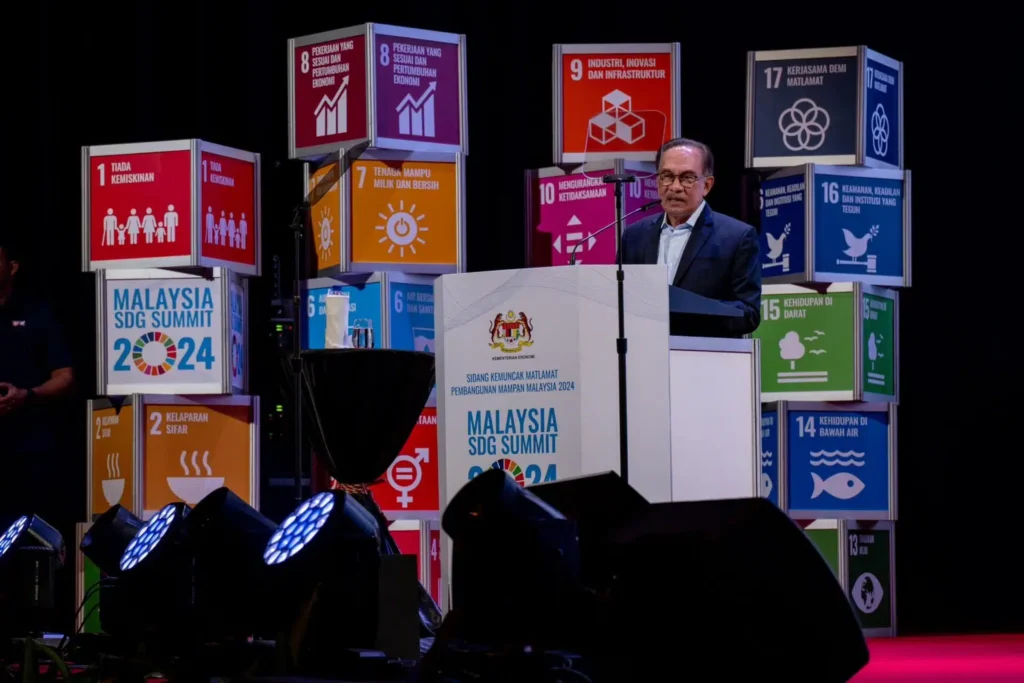 Prime Minister Datuk Seri Anwar Ibrahim delivers his speech at the Sustainable Development Goals Summit 2024 in Kuala Lumpur, on September 17, 2024. — Picture by SADIQ ASYRAF/PEJABAT PERDANA MENTERI